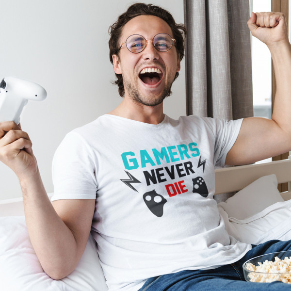 Póló "Gamers never die"