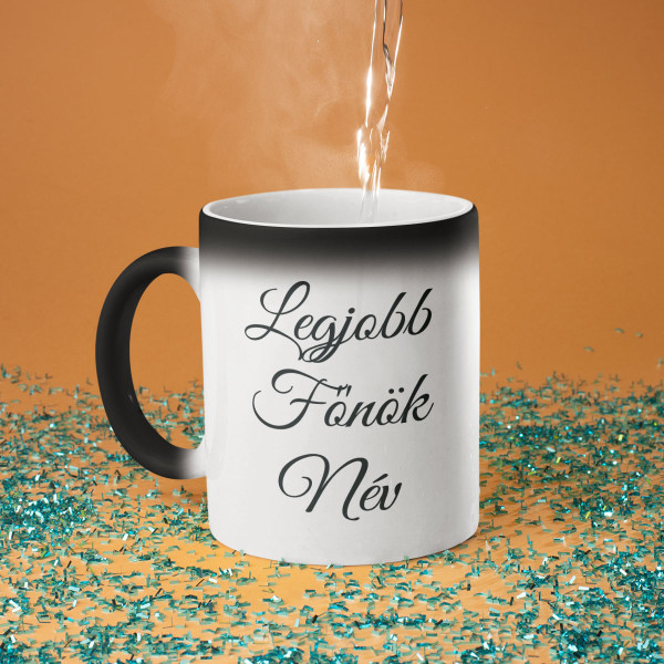 Bögre a cég logójával és a főnök nevével