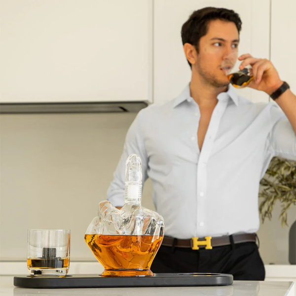 Kancsó és 2 pohár szett "Középső ujj"