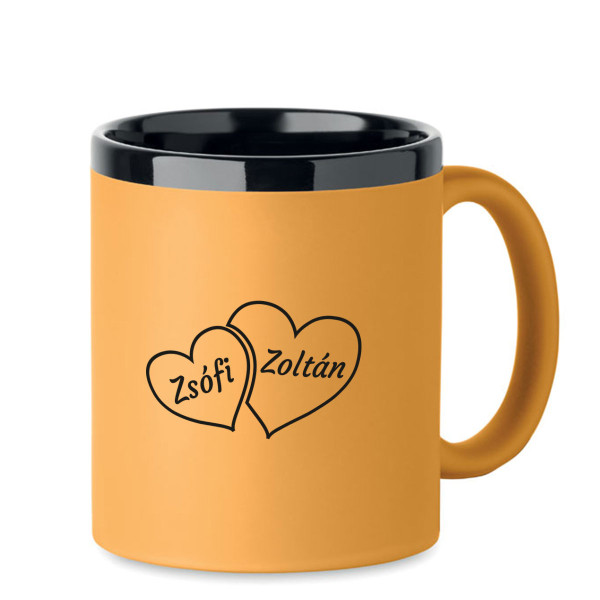 Gravírozott bögre "Hearts" választott nevekkel