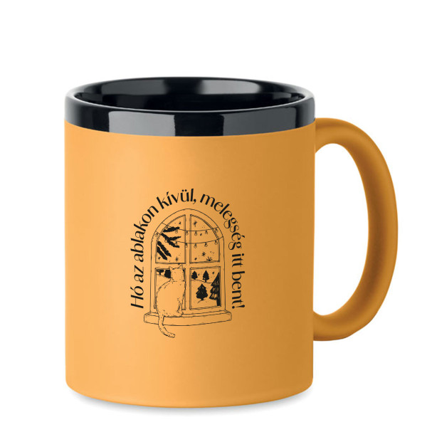 Gravírozott bögre "Hó az ablakon kívül, melegség itt bent"