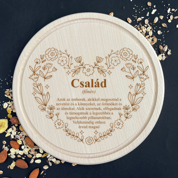 Gravírozott kerek vágódeszka "Család"