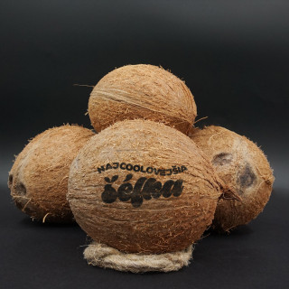 Gravírozott kókusz "Legmenőbb főnökasszony" Gravírozott kókusz "Legmenőbb főnökasszony"