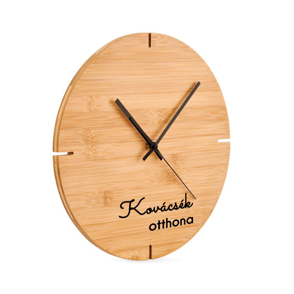 "Home" feliratú bambusz falióra az általad választott vezetéknévvel