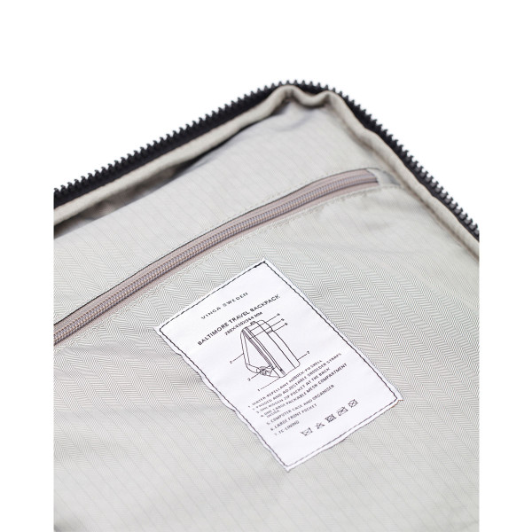 "VINGA Baltimore" utazó hátizsák a logóddal