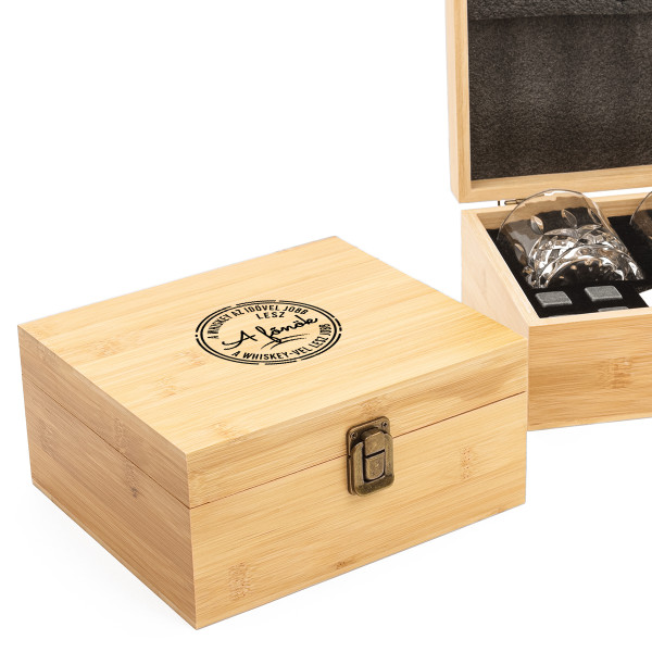 Luxus whiskys pohárkészlet bambusz dobozban "Jó FŐNÖK"