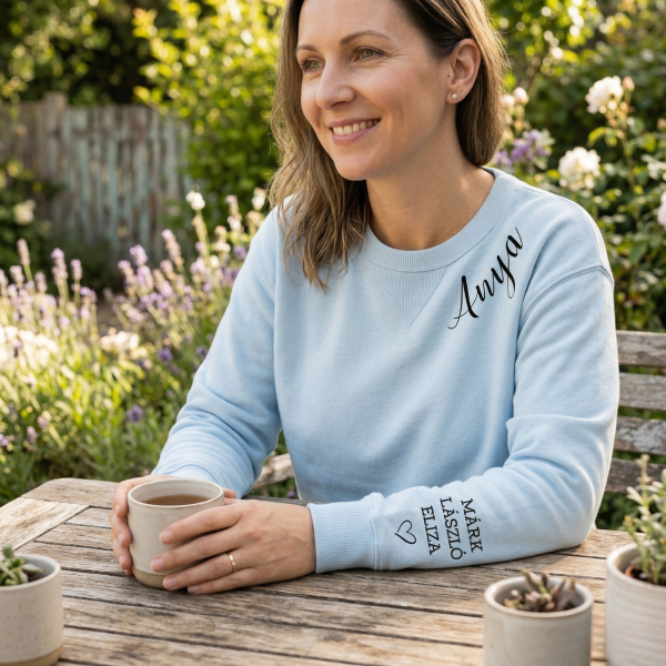 UNISEX pasztellszínű "Sully" pulóver "Anya" a gyermekek nevével a kabátujjon