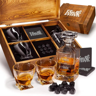 Whisky készlet fa dobozban "TORNÁDÓ - a legjobb főnöknek"